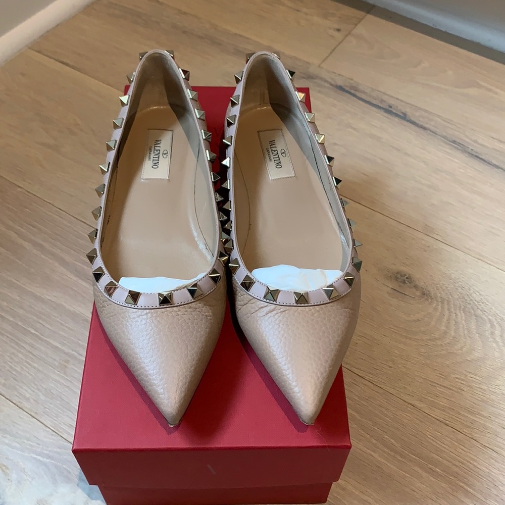 Valentino flats